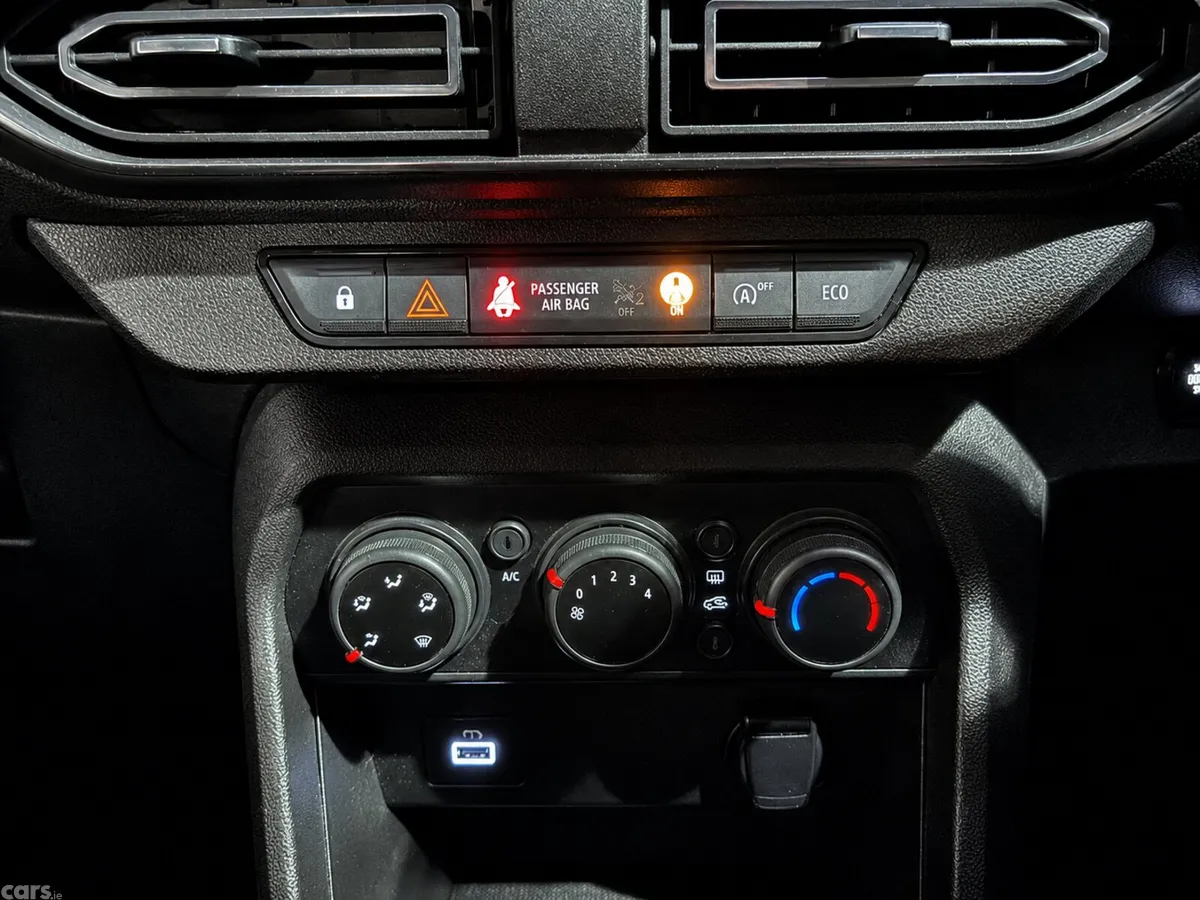 Dacia Sandero Hatchback, Petrol Gas, 2022, Black