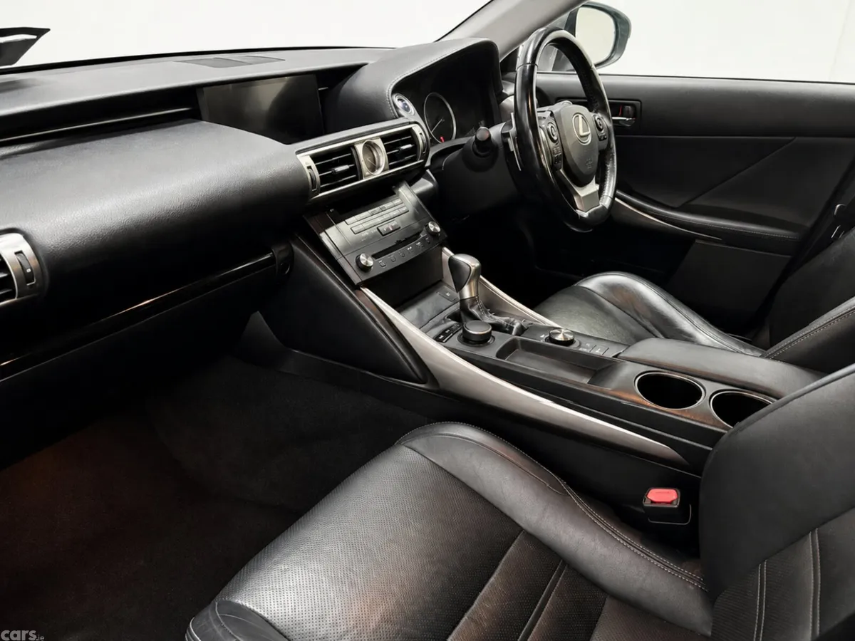 Lexus IS Saloon, Petrol Hybrid, 2015, Silver