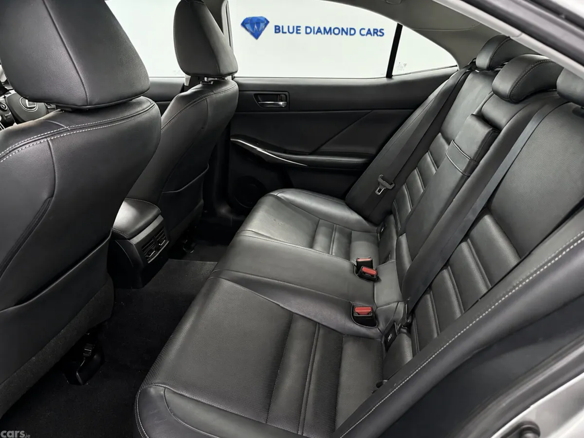 Lexus IS Saloon, Petrol Hybrid, 2015, Silver