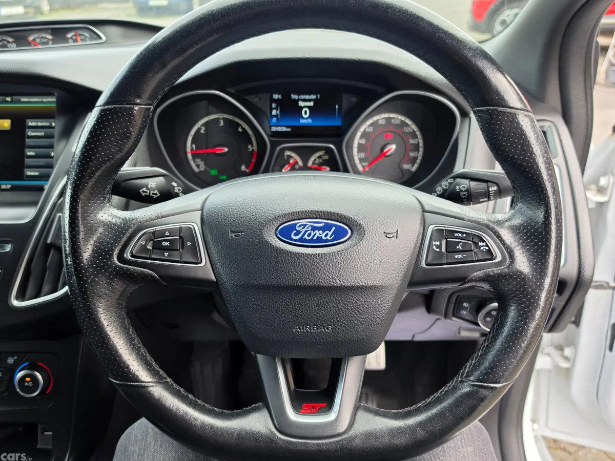 Ford Focus Hatchback, Diesel, 2016, White