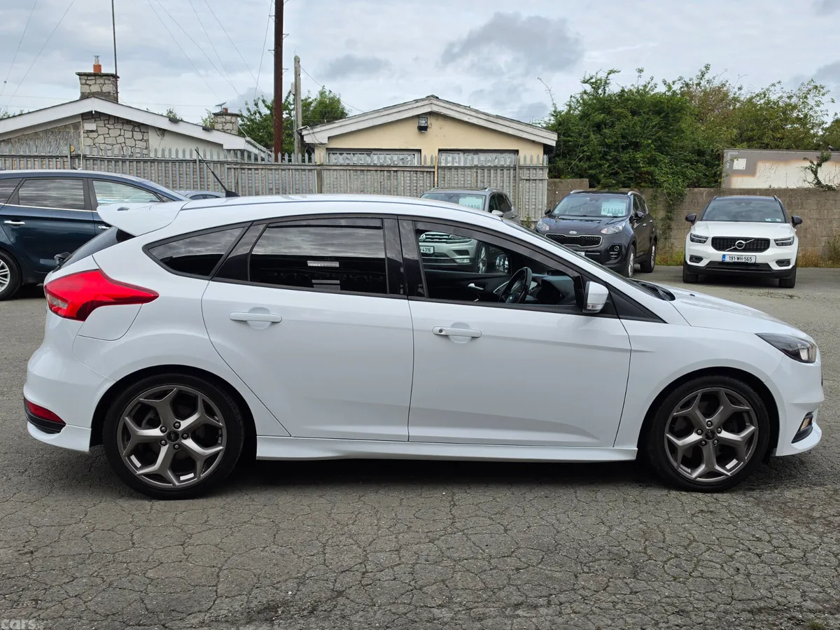 Ford Focus Hatchback, Diesel, 2016, White