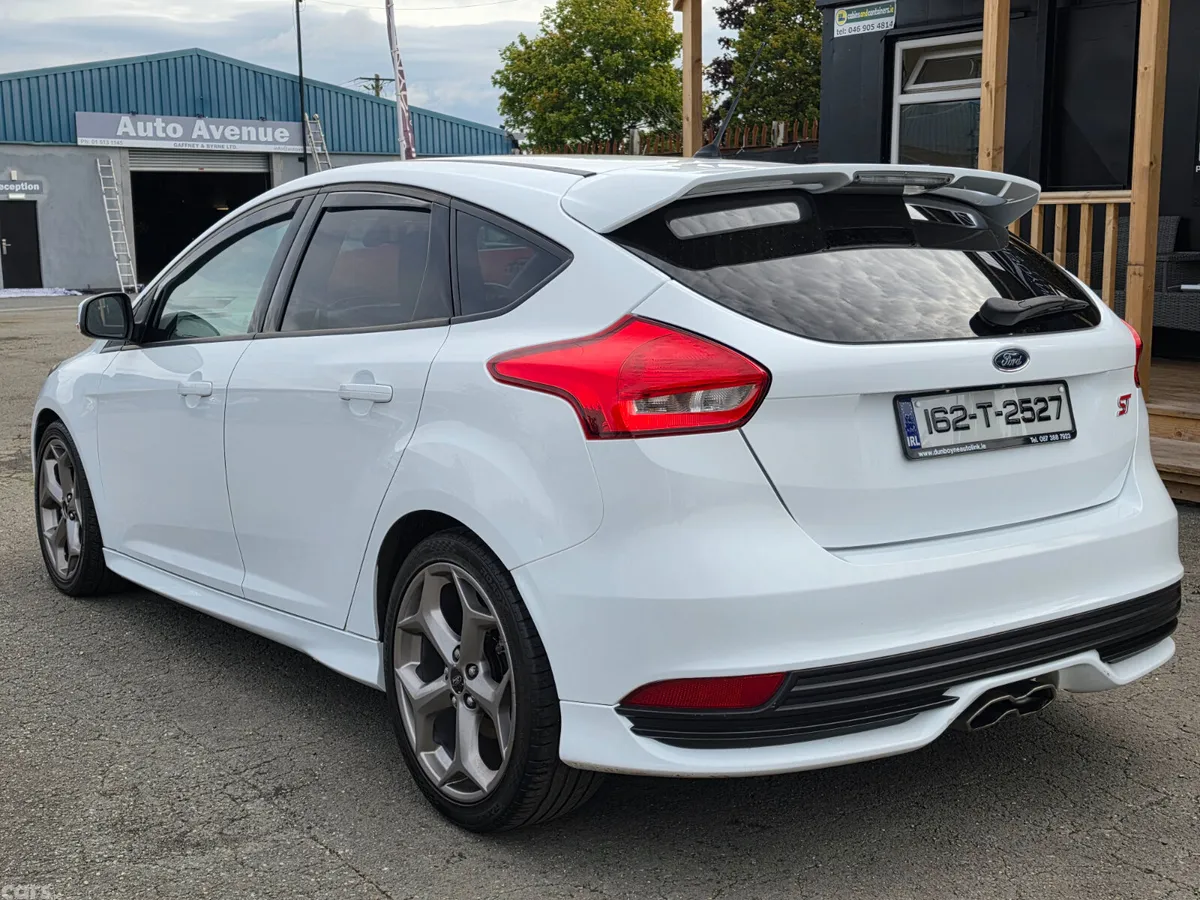 Ford Focus Hatchback, Diesel, 2016, White