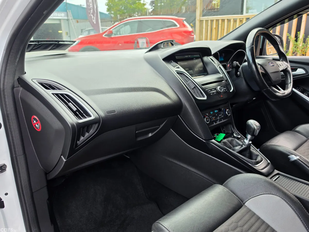 Ford Focus Hatchback, Diesel, 2016, White