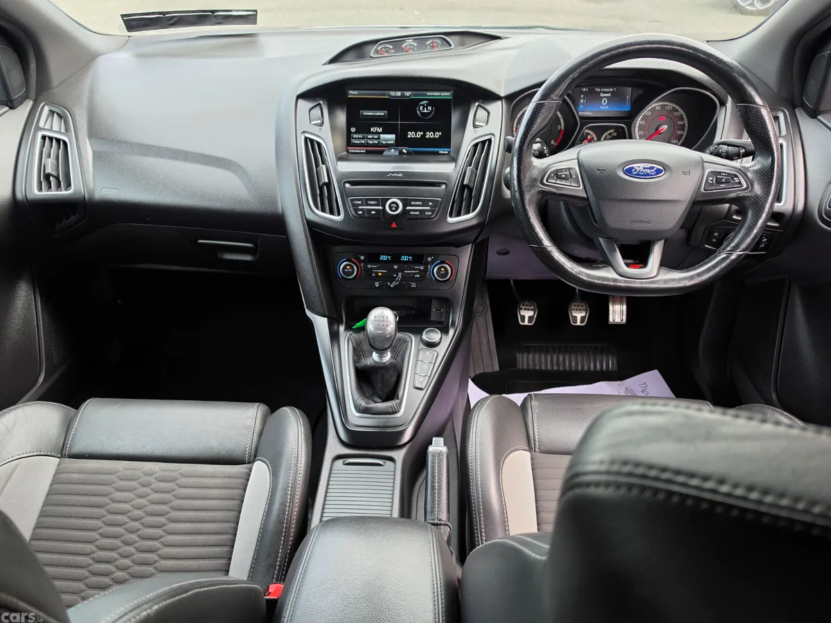 Ford Focus Hatchback, Diesel, 2016, White