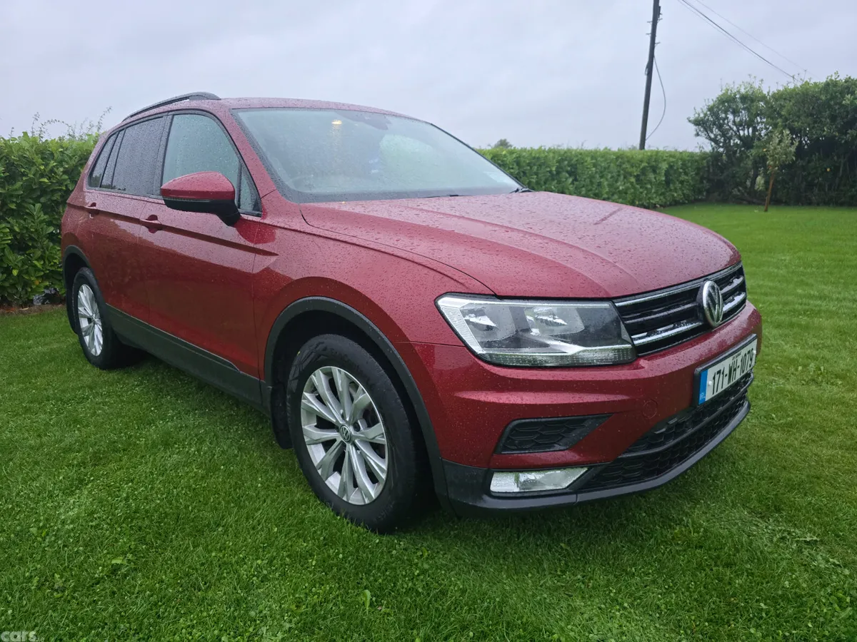 Volkswagen Tiguan SUV, Diesel, 2017, Red
