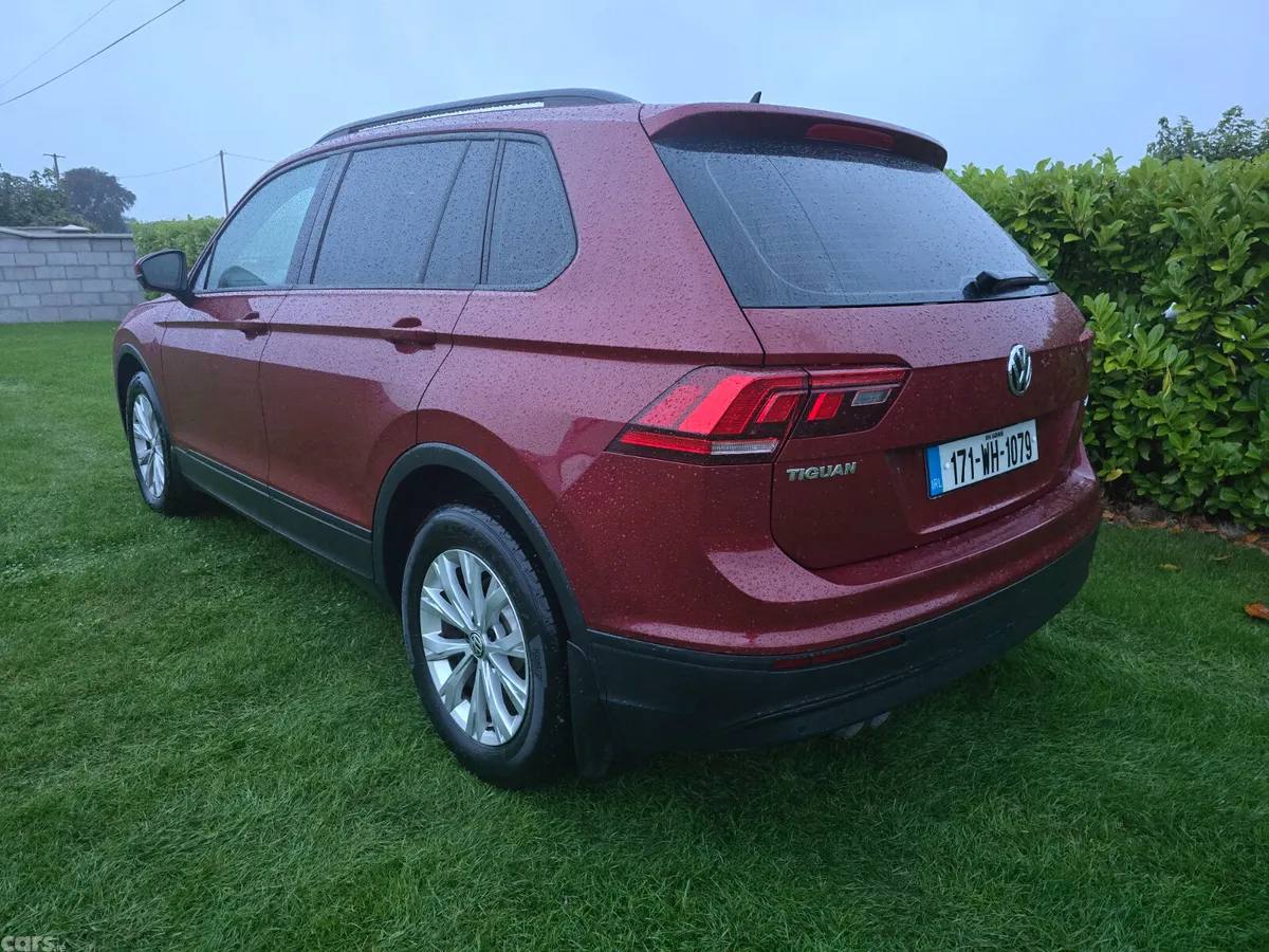 Volkswagen Tiguan SUV, Diesel, 2017, Red