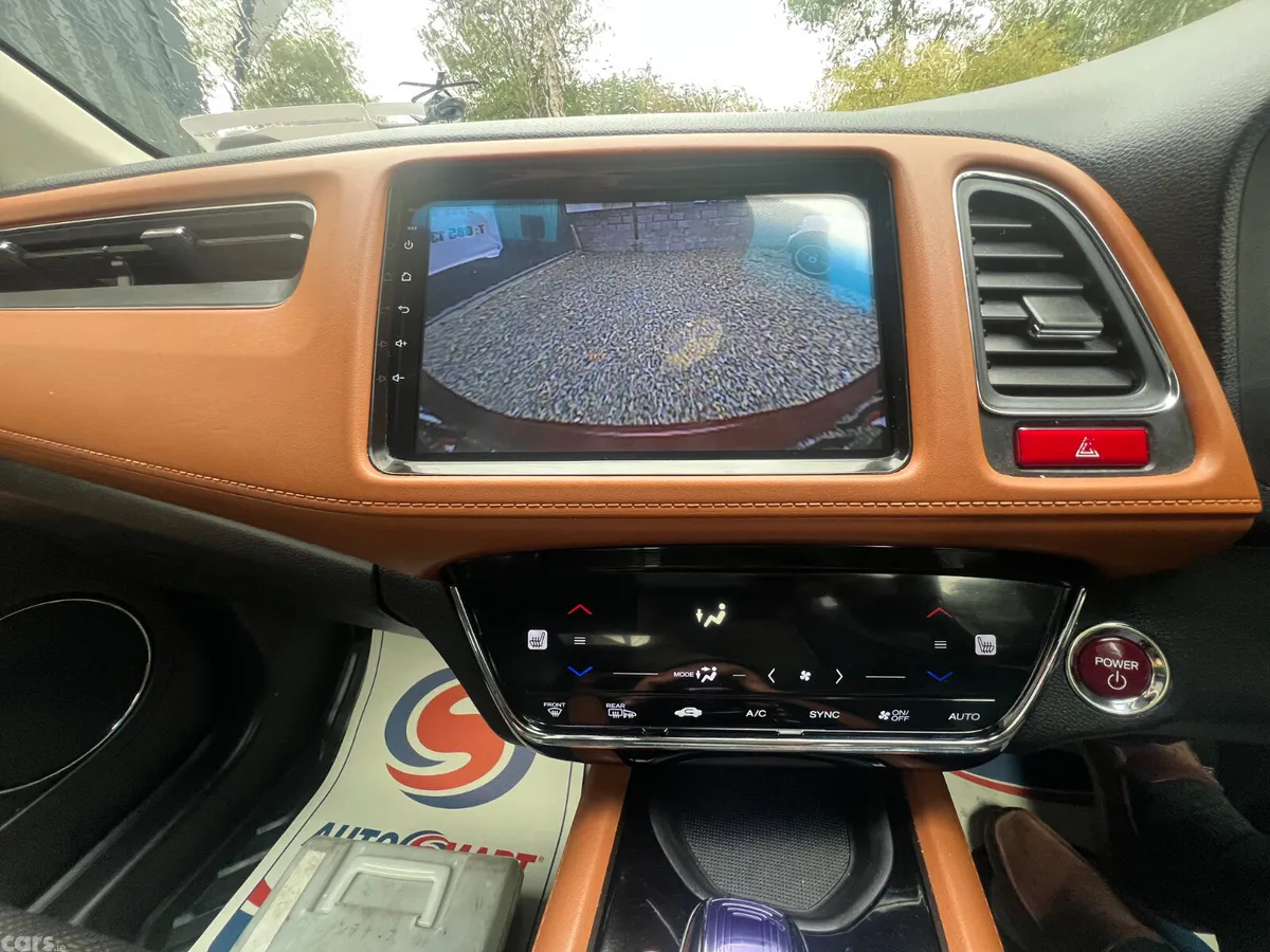 Honda Vezel MPV, Petrol Hybrid, 2015, Red