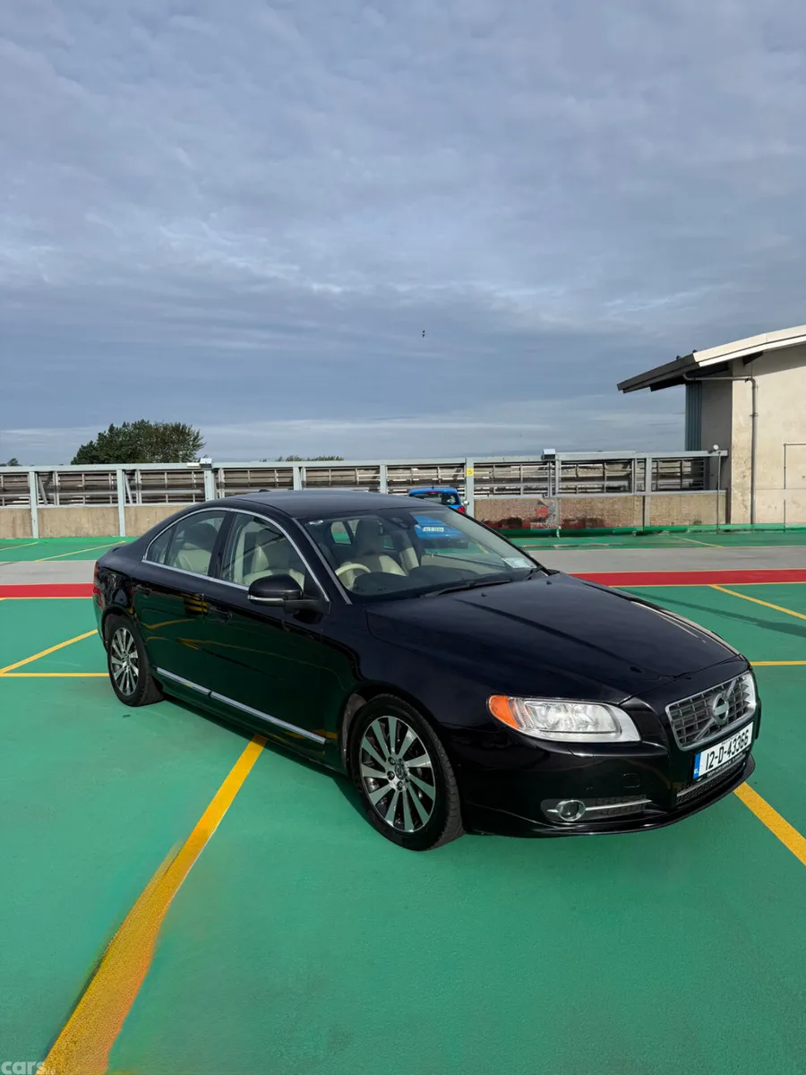 Volvo 80 Series Saloon, Diesel, 2012, Black