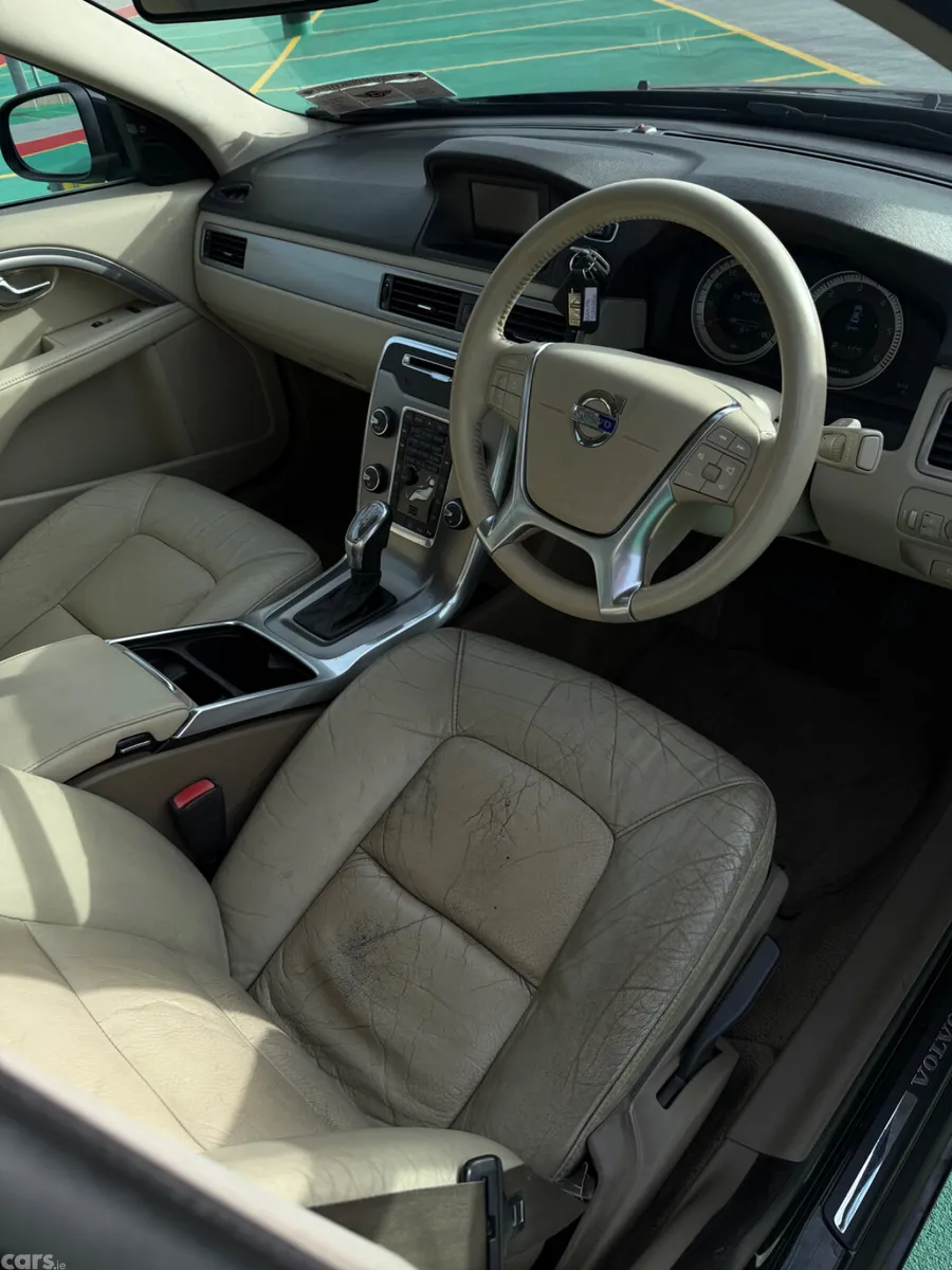 Volvo 80 Series Saloon, Diesel, 2012, Black