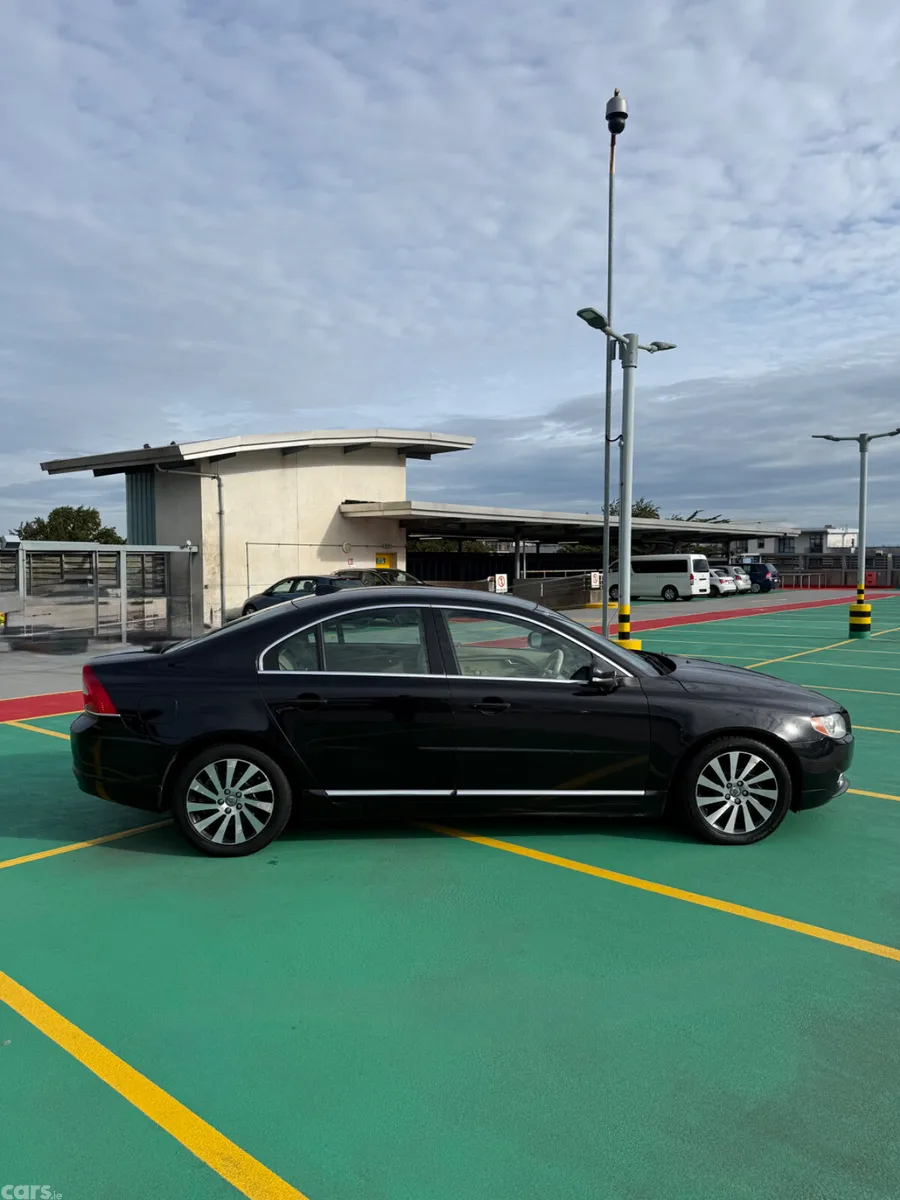 Volvo 80 Series Saloon, Diesel, 2012, Black