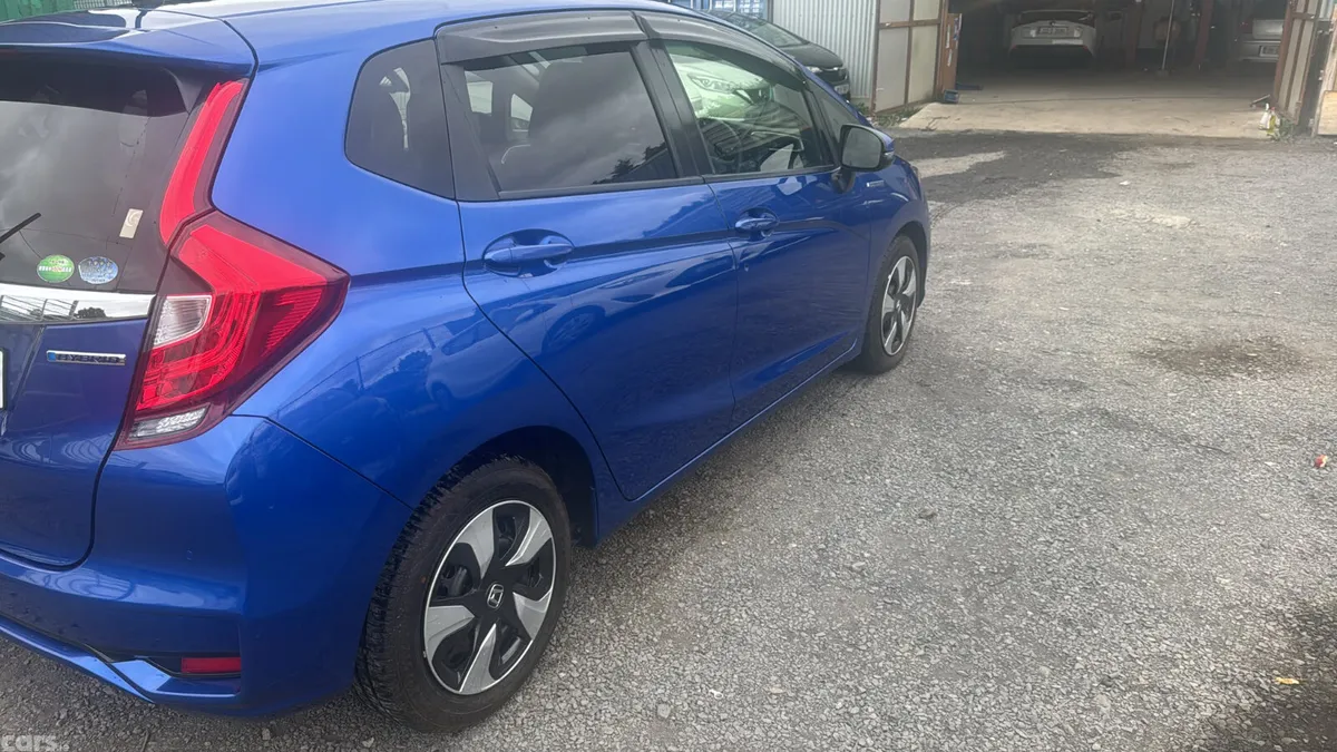 Honda Fit Hatchback, Petrol Hybrid, 2017, Blue