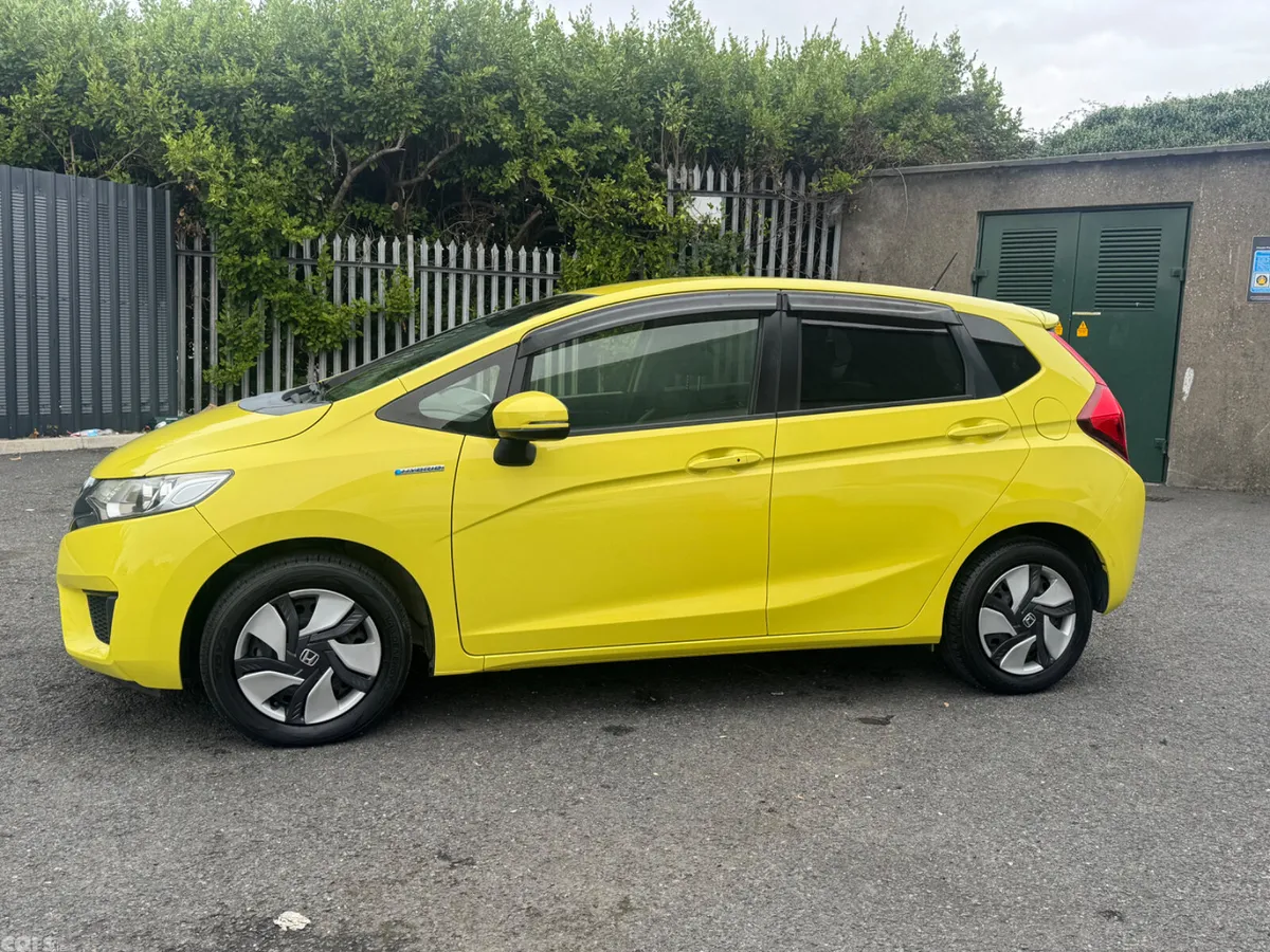 Honda Fit Hatchback, Petrol Hybrid, 2015, Yellow