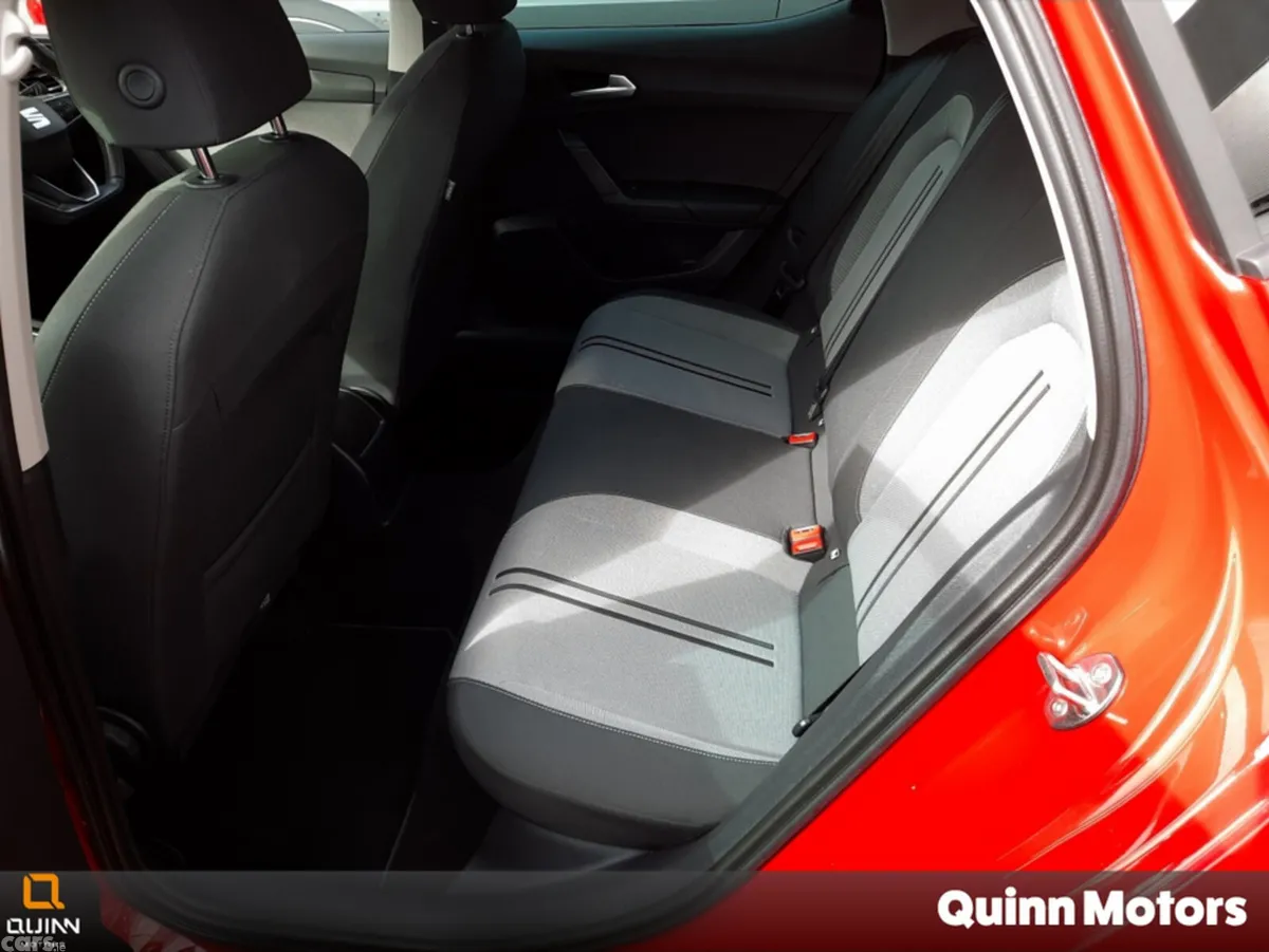 SEAT Leon Hatchback, Petrol, 2021, Red