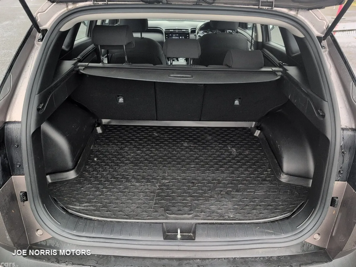 Hyundai Tucson MPV, Petrol Hybrid, 2021, Brown