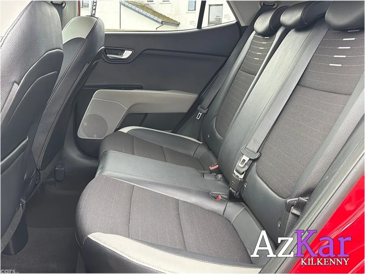 Kia Stonic SUV, Diesel, 2018, Red