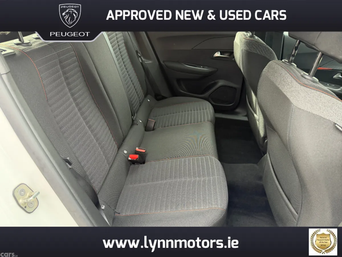 Peugeot 2008 MPV, Petrol, 2022, White