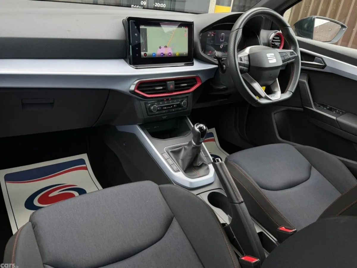 SEAT Arona Hatchback, Petrol, 2024, Grey