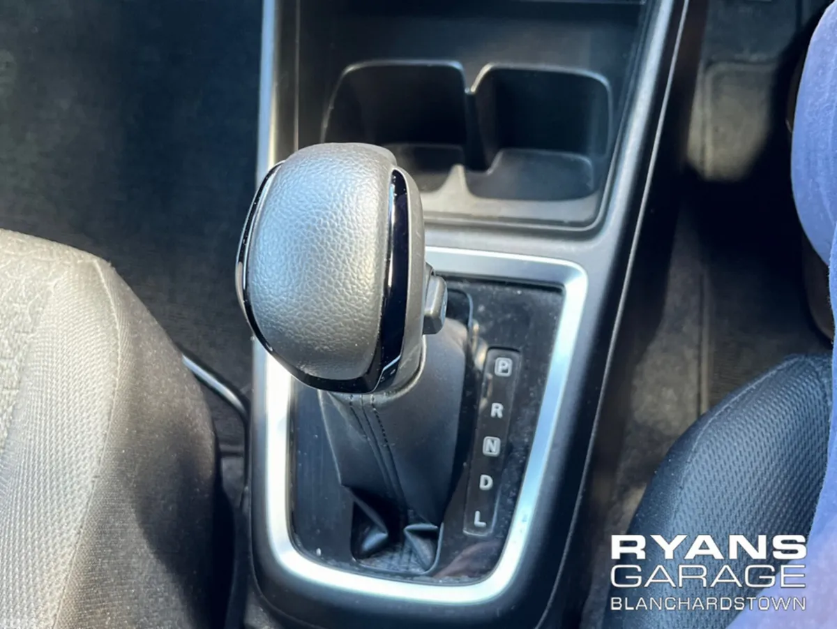 Suzuki Swift Hatchback, Petrol, 2023, Silver