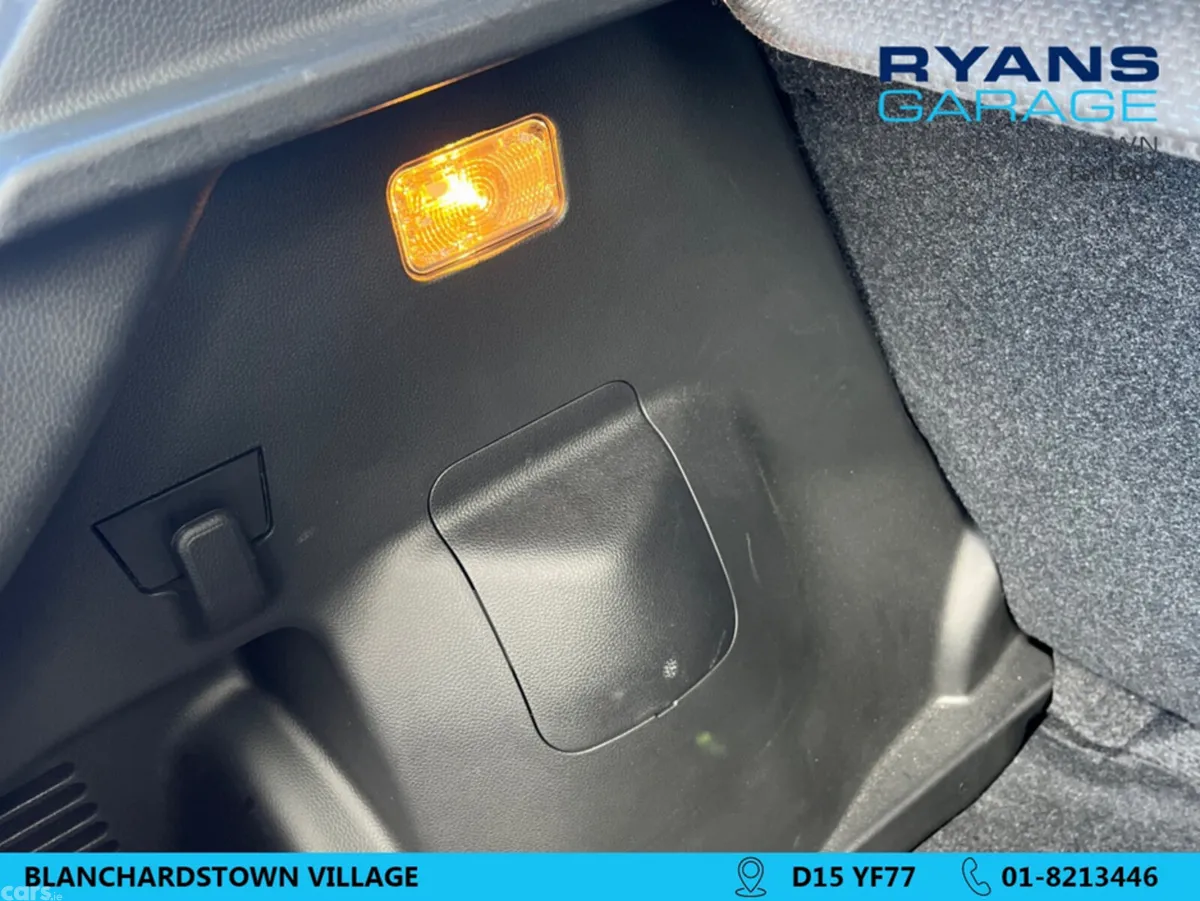Suzuki Swift Hatchback, Petrol, 2023, Silver