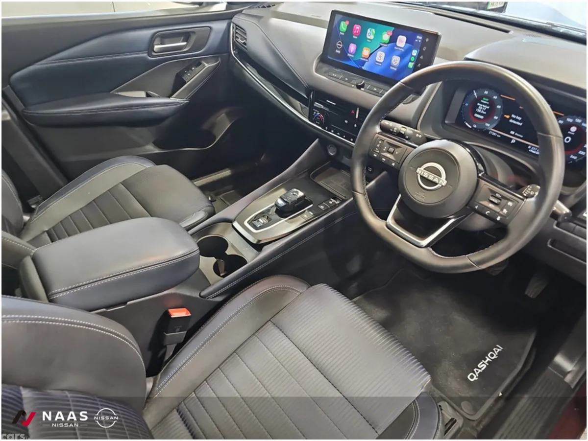 Nissan Qashqai MPV, Petrol, 2024, Red