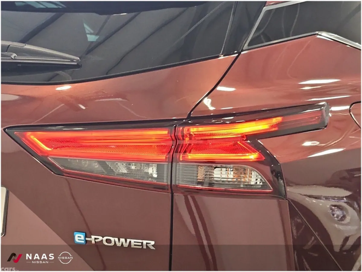 Nissan Qashqai MPV, Petrol, 2024, Red