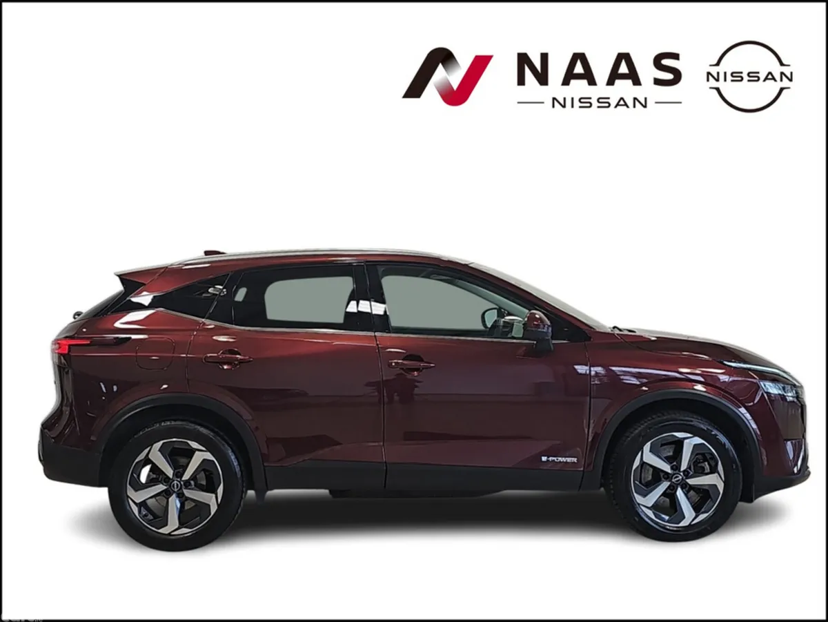 Nissan Qashqai MPV, Petrol, 2024, Red
