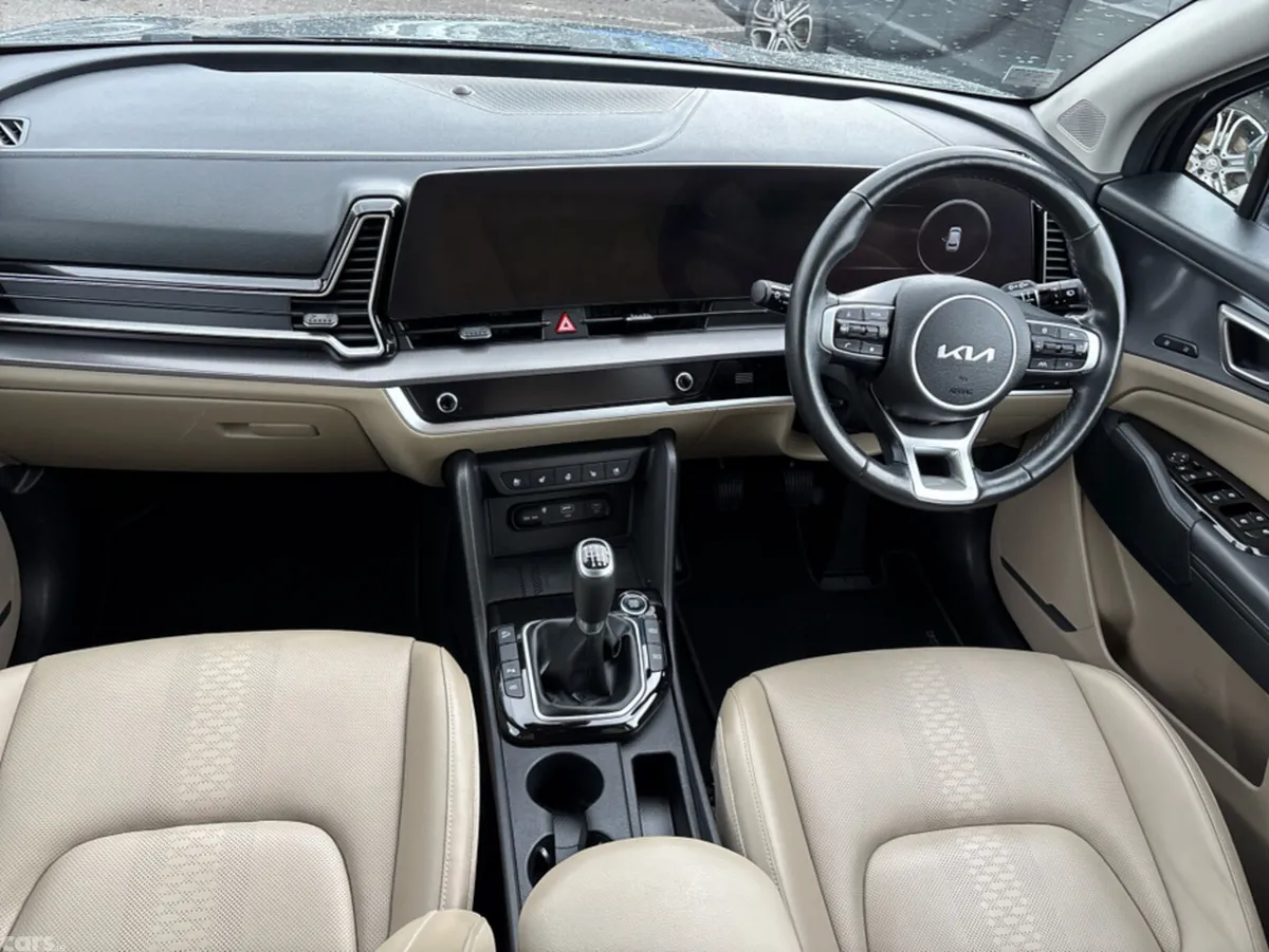 Kia Sportage MPV, Diesel, 2022, Grey