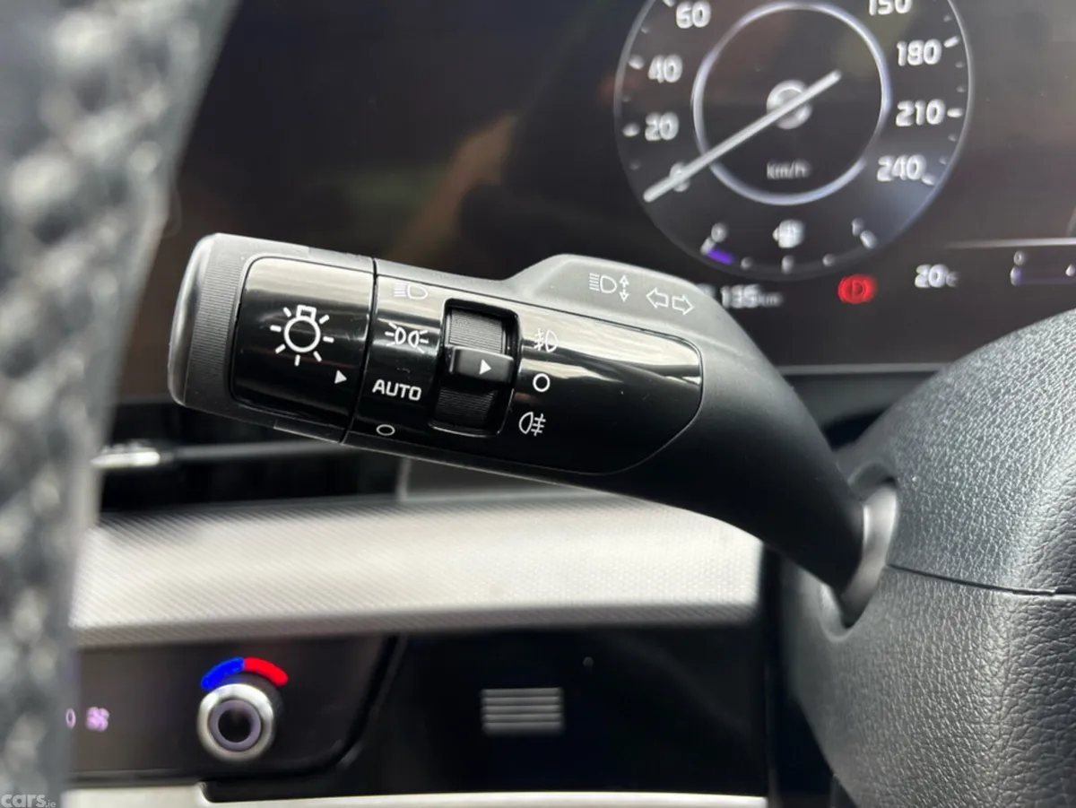 Kia Sportage MPV, Diesel, 2022, Grey