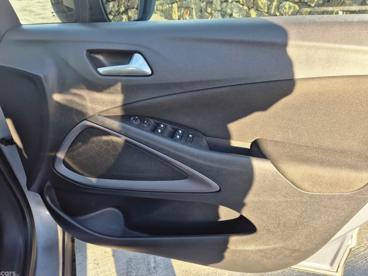 Opel Crossland MPV, Diesel, 2022, Grey