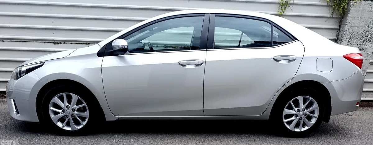 Toyota Corolla Saloon, Diesel, 2016, Silver