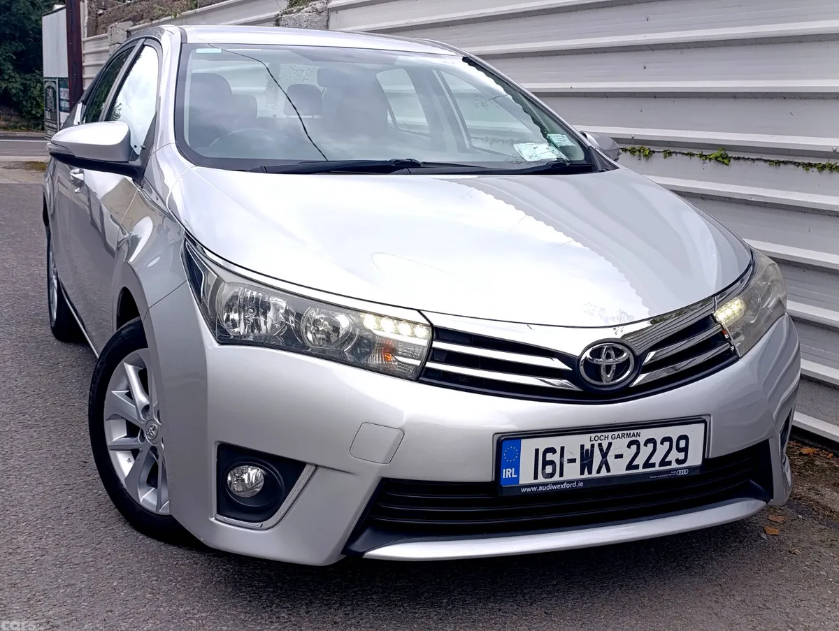 Toyota Corolla Saloon, Diesel, 2016, Silver