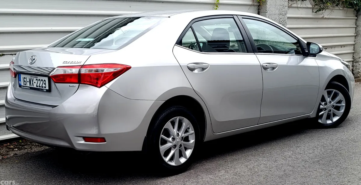 Toyota Corolla Saloon, Diesel, 2016, Silver