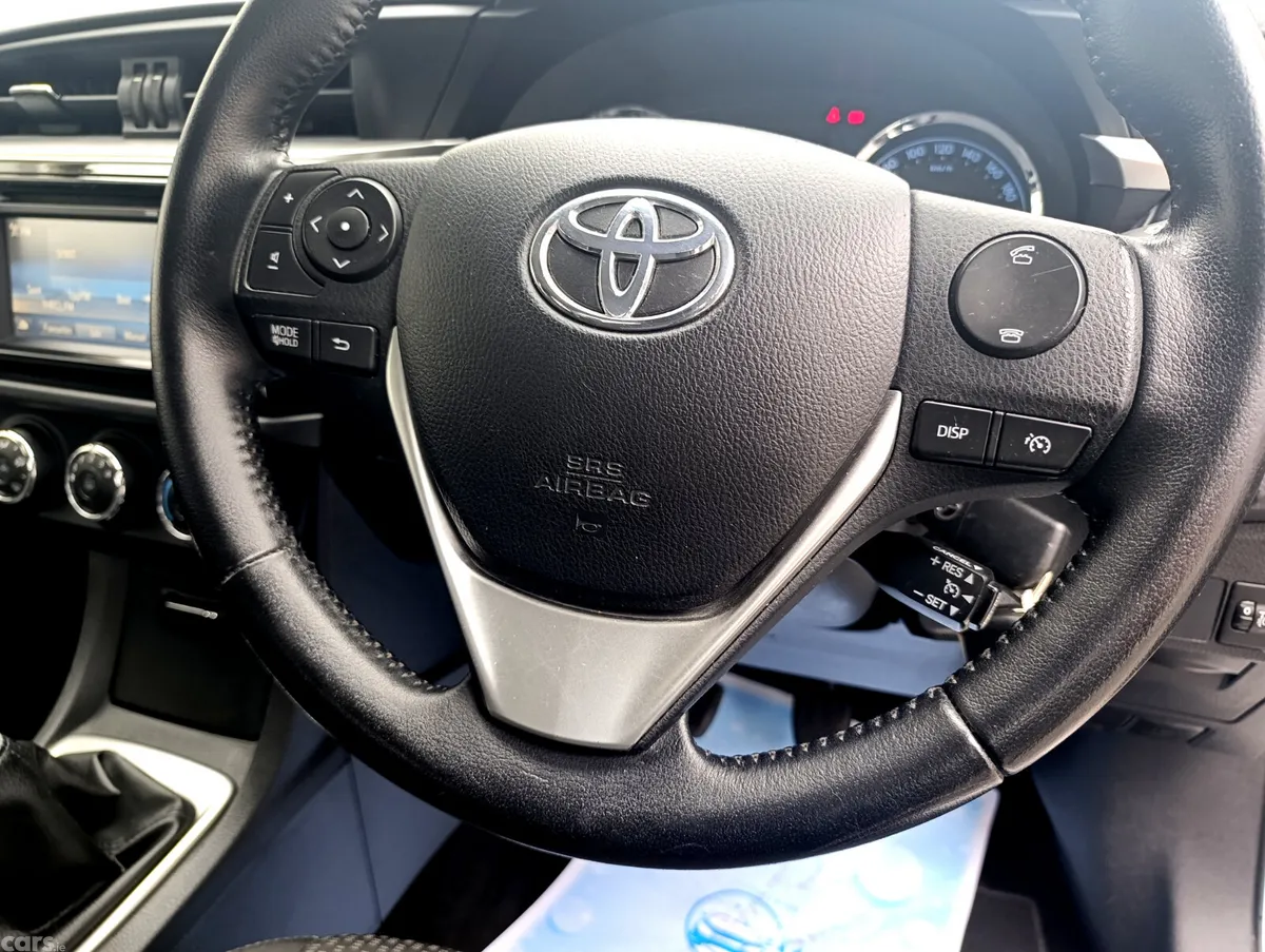 Toyota Corolla Saloon, Diesel, 2016, Silver