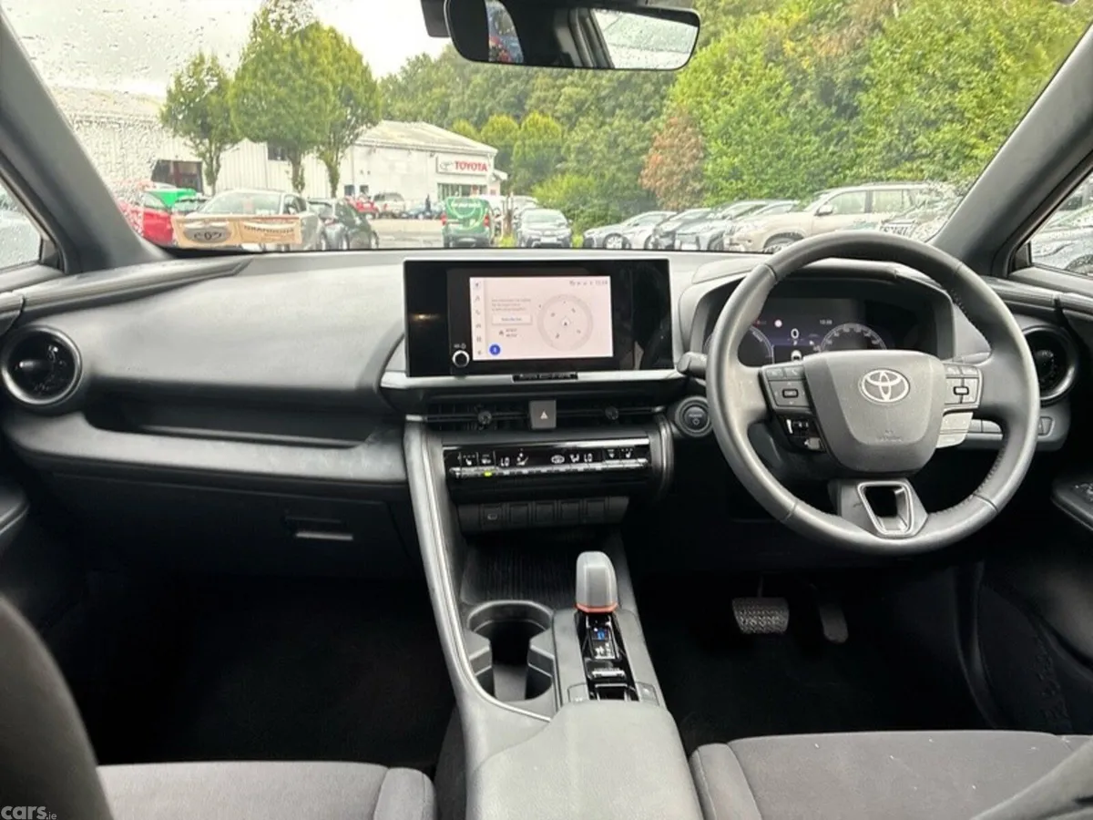 Toyota C-HR SUV, Petrol Hybrid, 2025, Silver