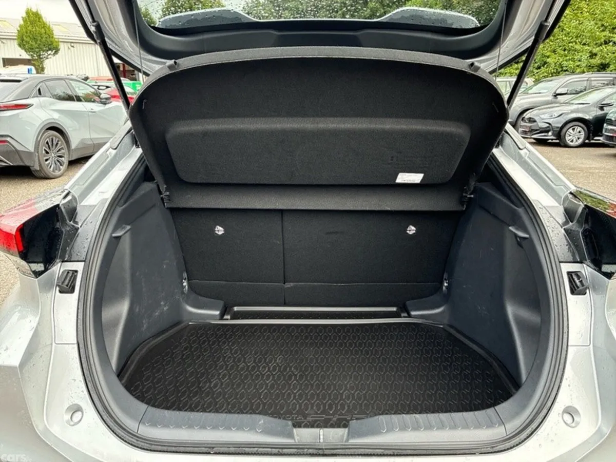 Toyota C-HR SUV, Petrol Hybrid, 2025, Silver