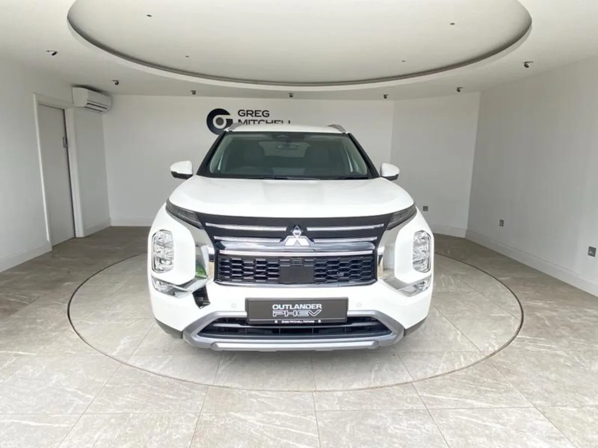 Mitsubishi Outlander SUV, Petrol Hybrid, 2026, White