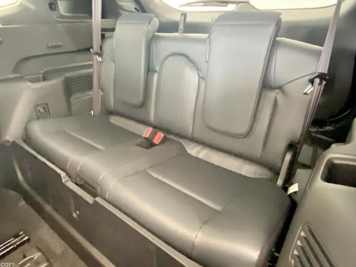 Mitsubishi Outlander SUV, Petrol Hybrid, 2026, White