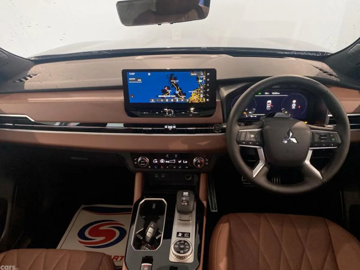 Mitsubishi Outlander SUV, Petrol Hybrid, 2026, Grey