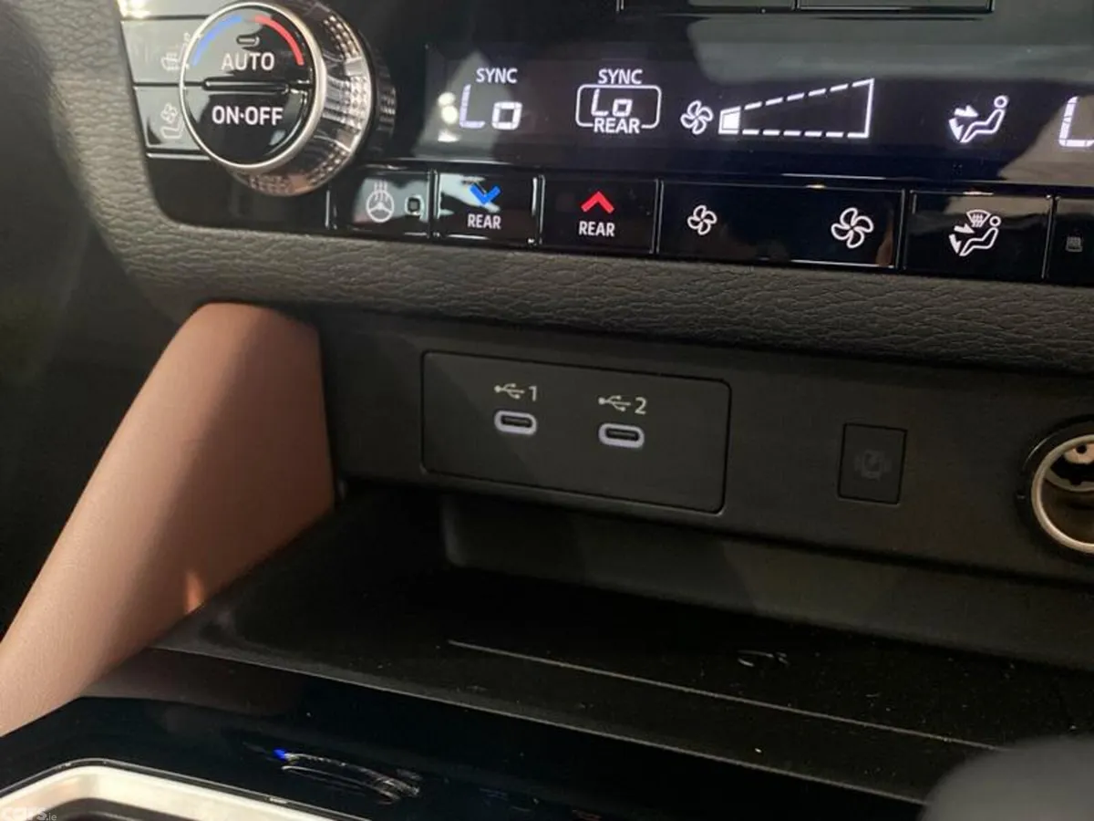 Mitsubishi Outlander SUV, Petrol Hybrid, 2026, Grey