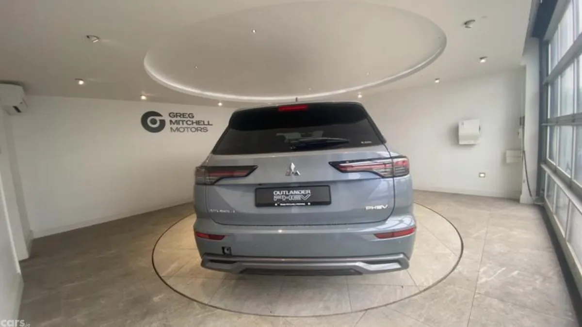 Mitsubishi Outlander SUV, Petrol Hybrid, 2026, Grey