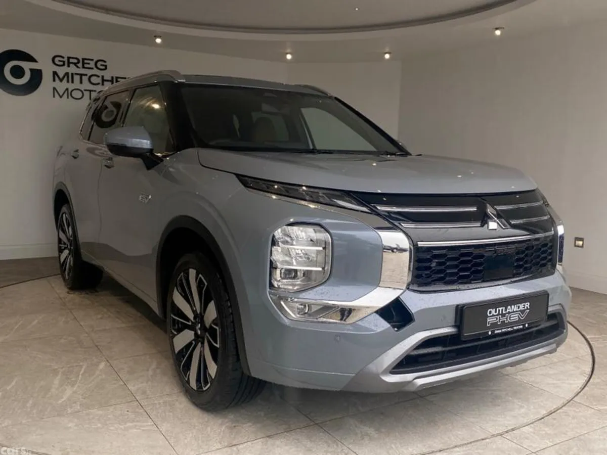 Mitsubishi Outlander SUV, Petrol Hybrid, 2026, Grey