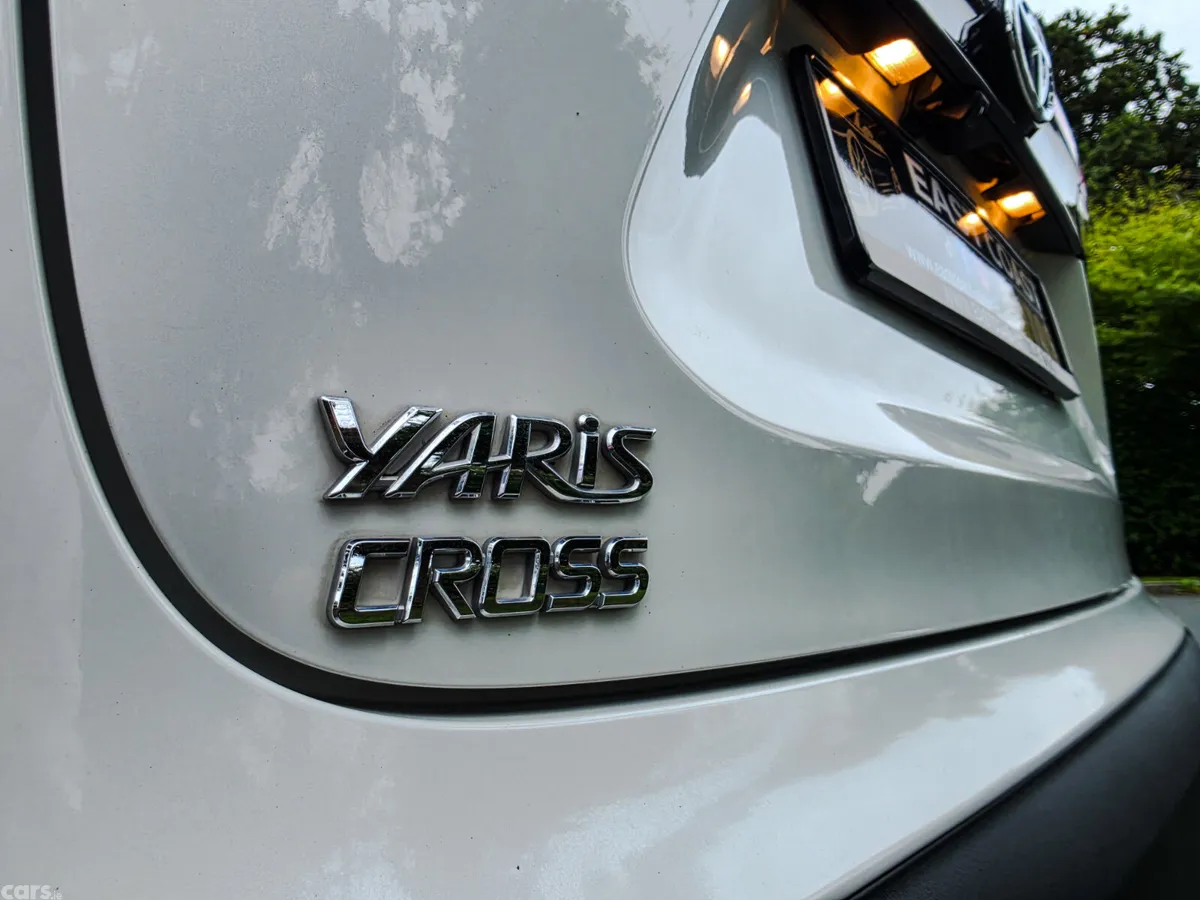 Toyota Yaris Cross Estate, Petrol Hybrid, 2021, White