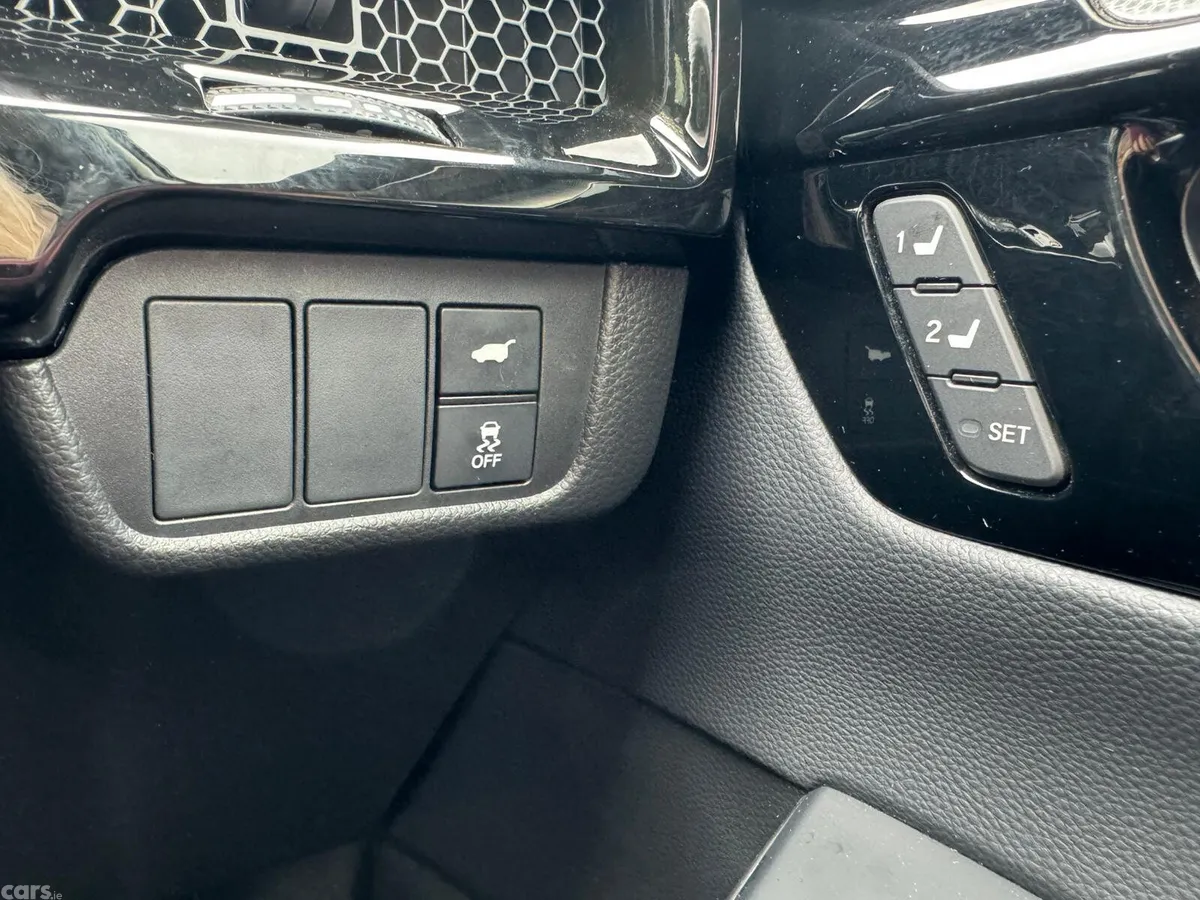 Honda CR-V SUV, Petrol Plug-in Hybrid, 2024, Gold