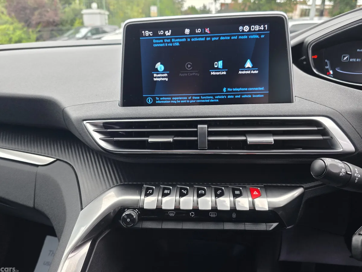 Peugeot 3008 SUV, Petrol, 2019, Blue