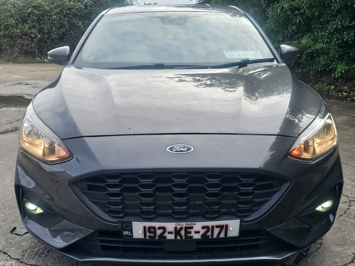 Ford Focus Hatchback, Petrol, 2019, Grey