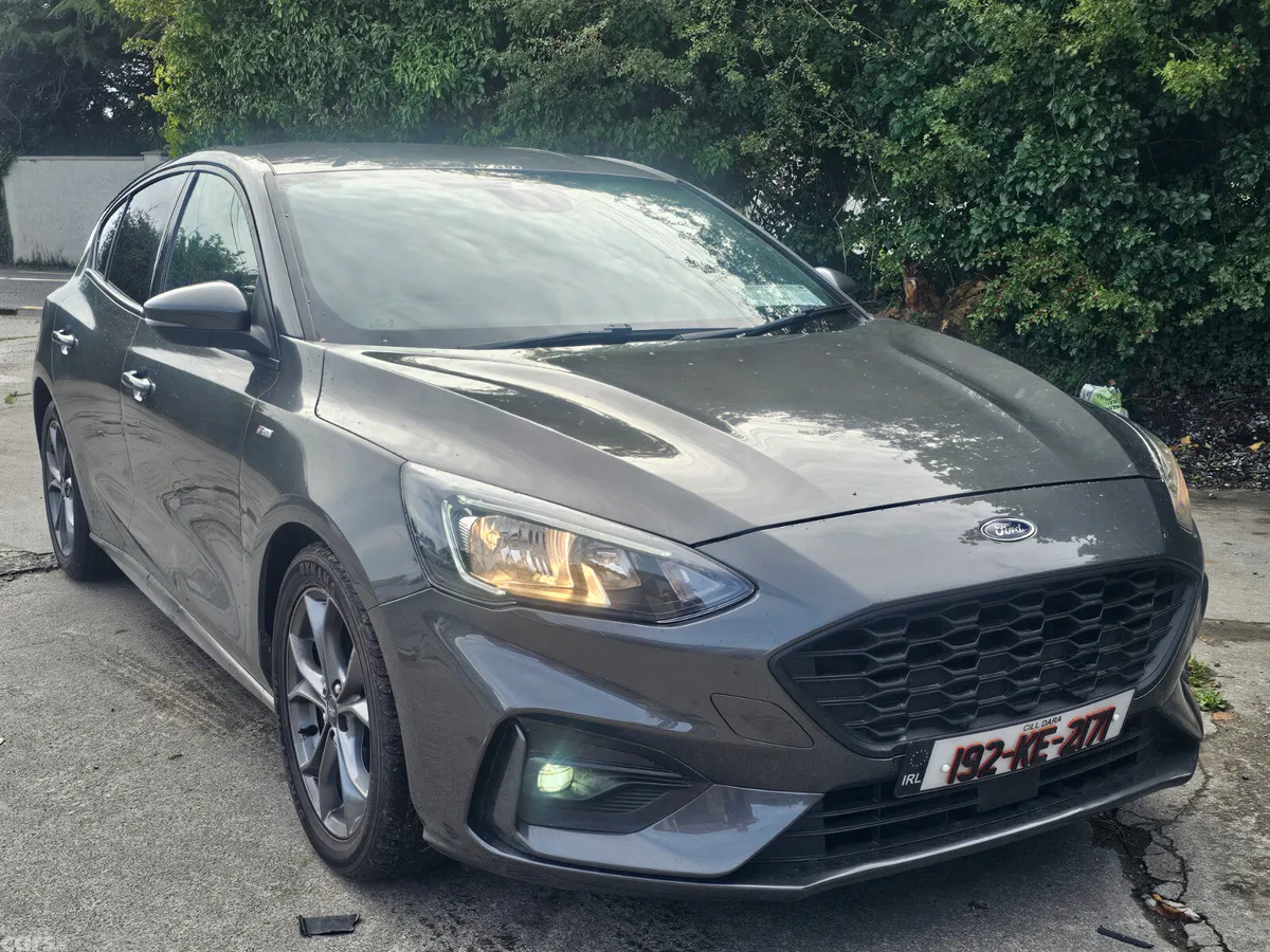 Ford Focus Hatchback, Petrol, 2019, Grey