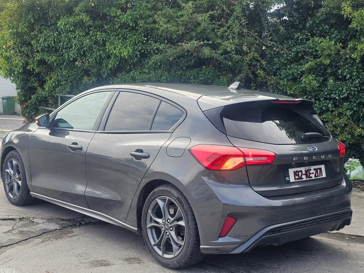 Ford Focus Hatchback, Petrol, 2019, Grey