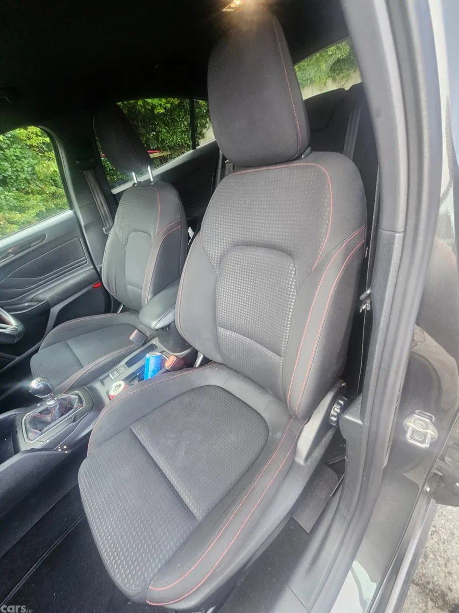 Ford Focus Hatchback, Petrol, 2019, Grey