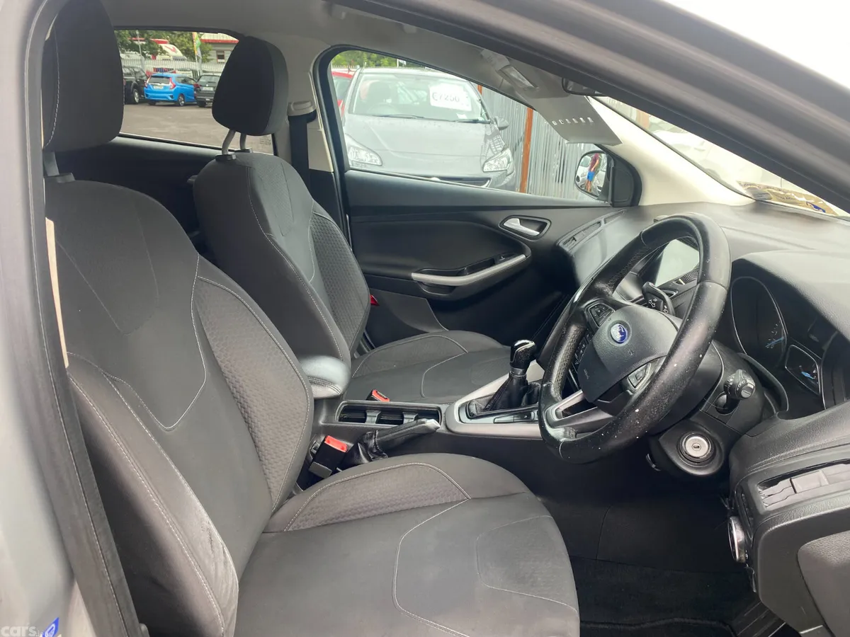 Ford Focus Hatchback, Petrol, 2017, Silver