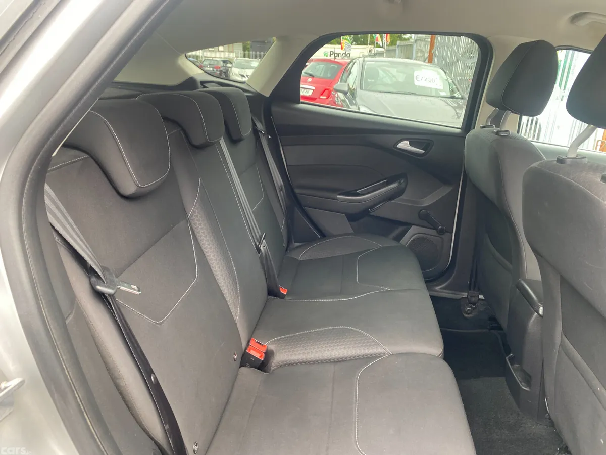 Ford Focus Hatchback, Petrol, 2017, Silver